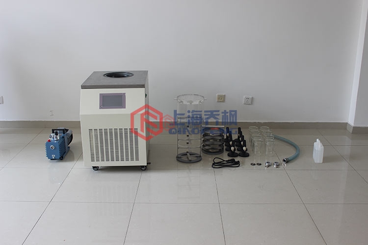 真空冷凍干燥機(jī)的操作使用方法及注意事項(xiàng) 真空冷凍干燥機(jī)的操作使用方法及注意事項(xiàng)